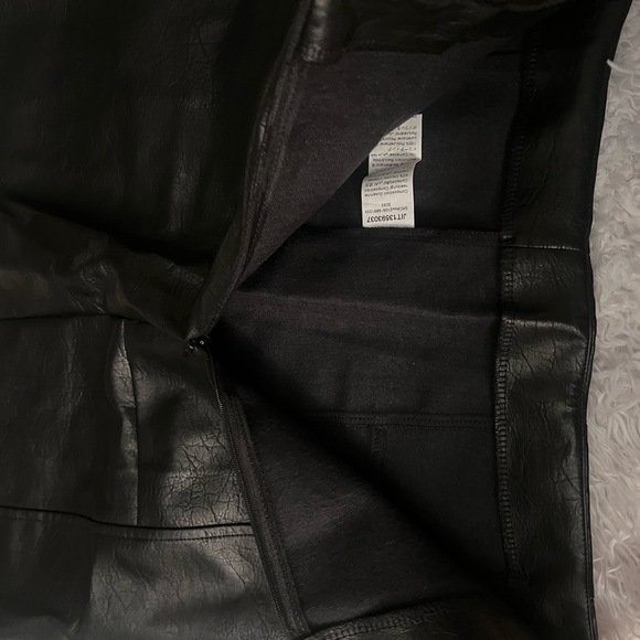 SHEIN Black Faux Leather Mini Skirt - Picture 5 of 11